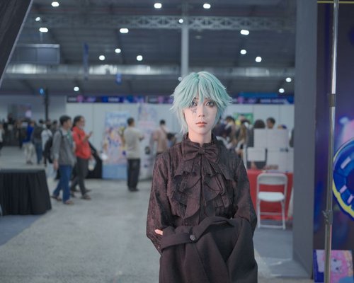 Gaming exhibition attendee