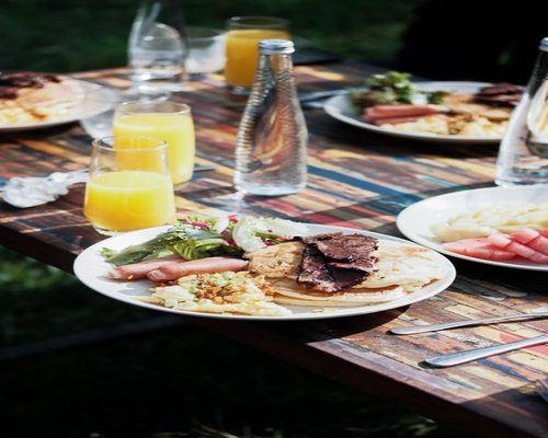 Dining and leisure